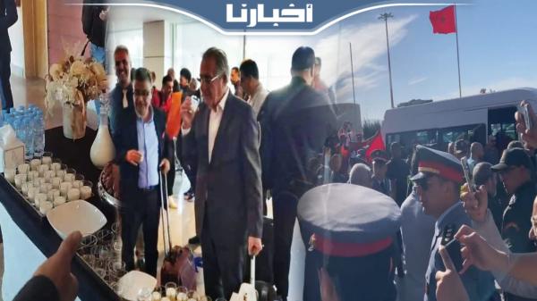 هكذا استقبلت الجماهير المغربية بعثة فريق اتحاد العاصمة بمطار وجدة